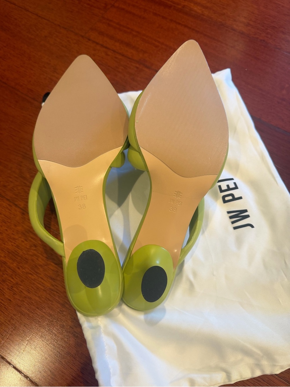 NEW JW PEI Lime Green Padded Triple-Band Pointed Toe Mules Size 7 (38) - Picture 5 of 9